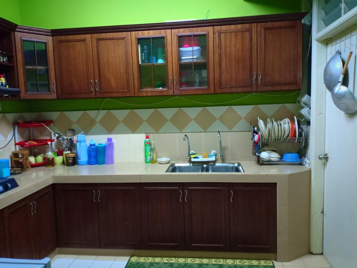 טנג'ונג מלים Muslim Dinaim Homestay מראה חיצוני תמונה
