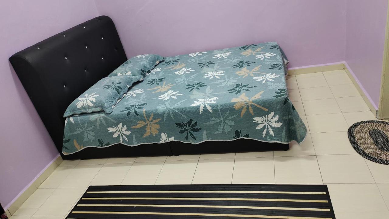 טנג'ונג מלים Muslim Dinaim Homestay מראה חיצוני תמונה