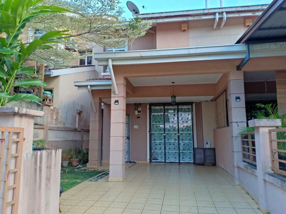 טנג'ונג מלים Muslim Dinaim Homestay מראה חיצוני תמונה