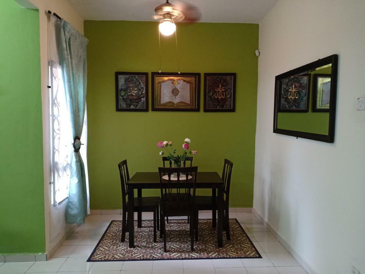 טנג'ונג מלים Muslim Dinaim Homestay מראה חיצוני תמונה