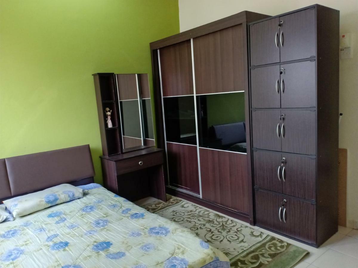 טנג'ונג מלים Muslim Dinaim Homestay מראה חיצוני תמונה