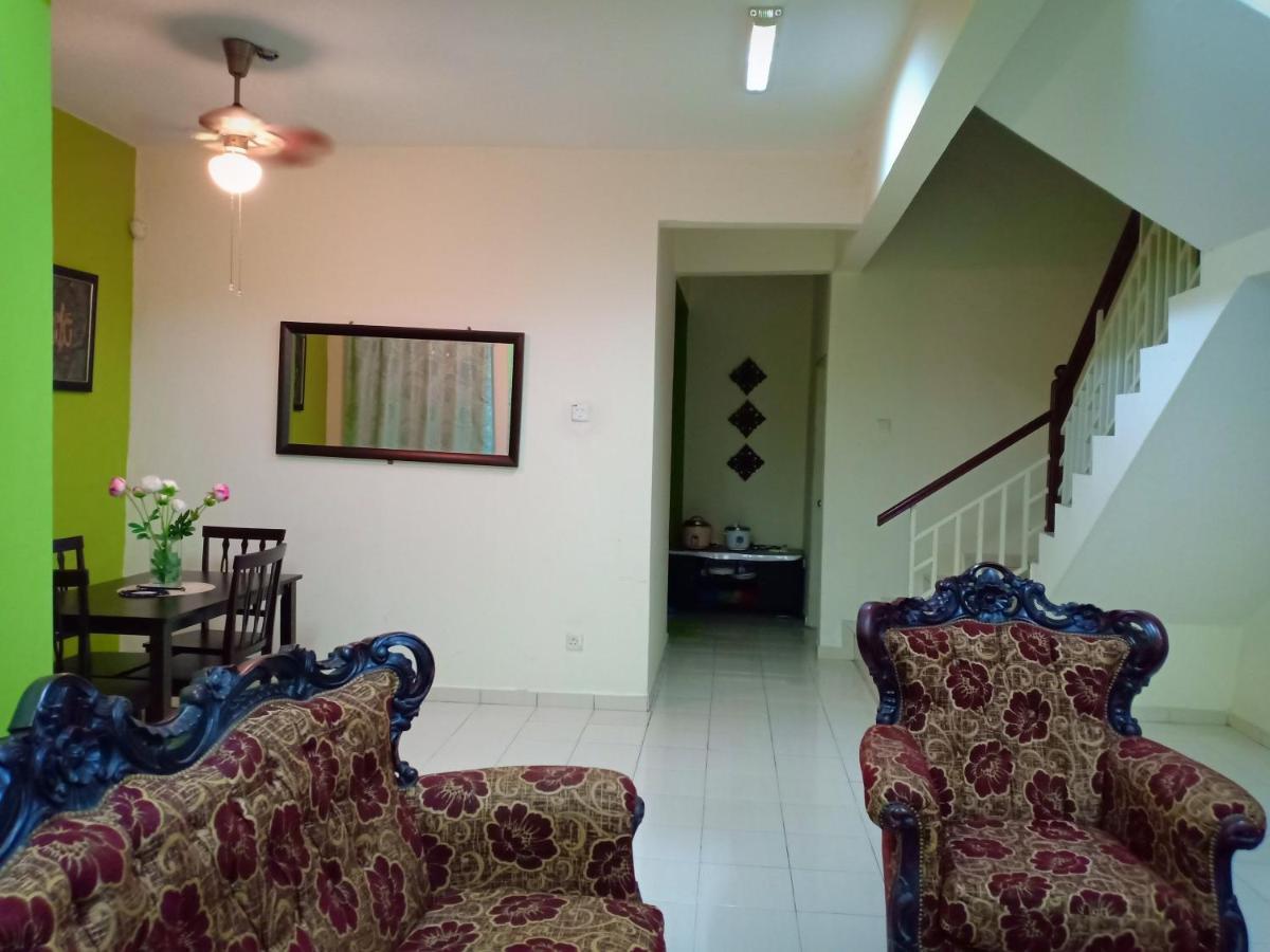 טנג'ונג מלים Muslim Dinaim Homestay מראה חיצוני תמונה